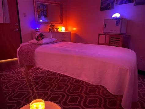 Candle lit room, soft relaxing Spa music in the back ground. . Adulto masaje houston